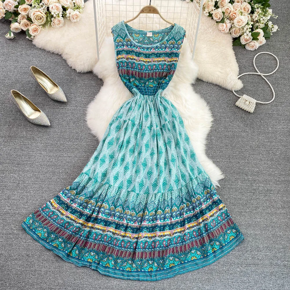 Повседневное элегантное платье пуловер с высокой талией и открытыми плечами