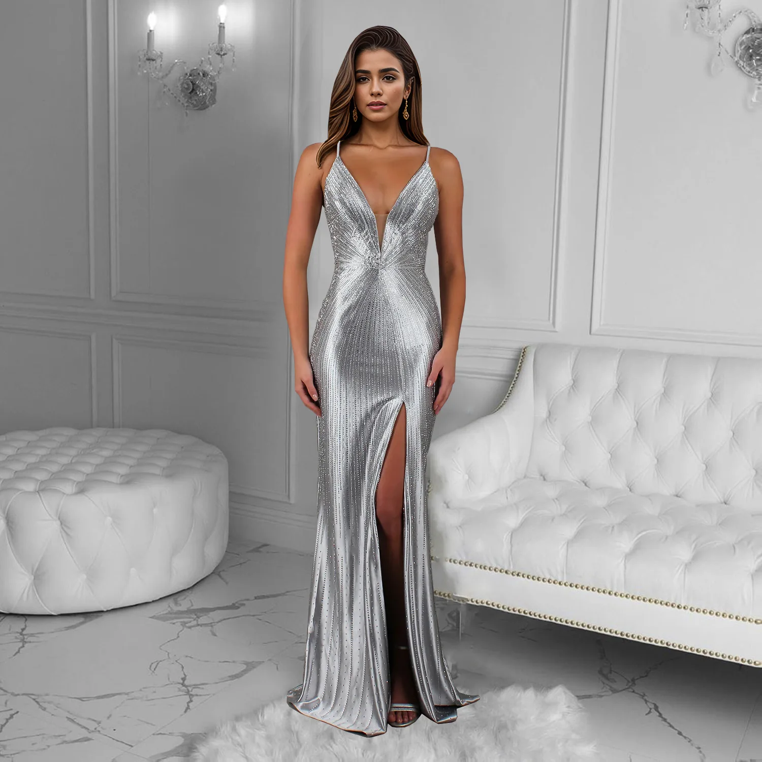 Женское длинное платье с глубоким v-образным вырезом