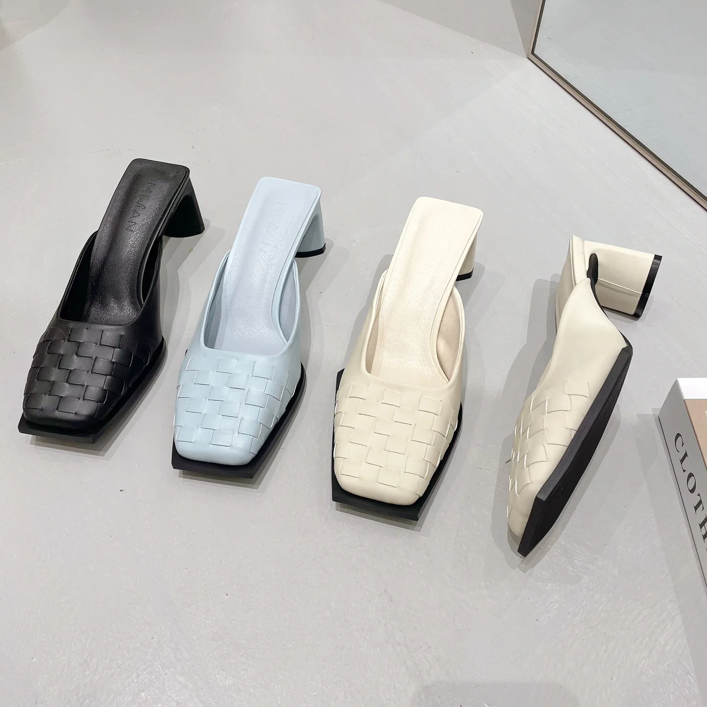 

Square Toe Women Slippers Weave Design Shallow Slip On Thick High Heels 2022 New Arrivals Black Blue Beige Casual Slides Mules