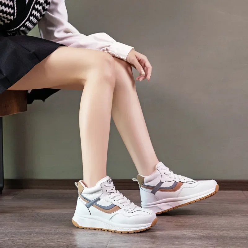 

Женские кожаные туфли с высоким берцем, маленькие белые ботинки для осени и зимы, новинка, модная женская обувь для папы, плюшевая повседневная спортивная обувь