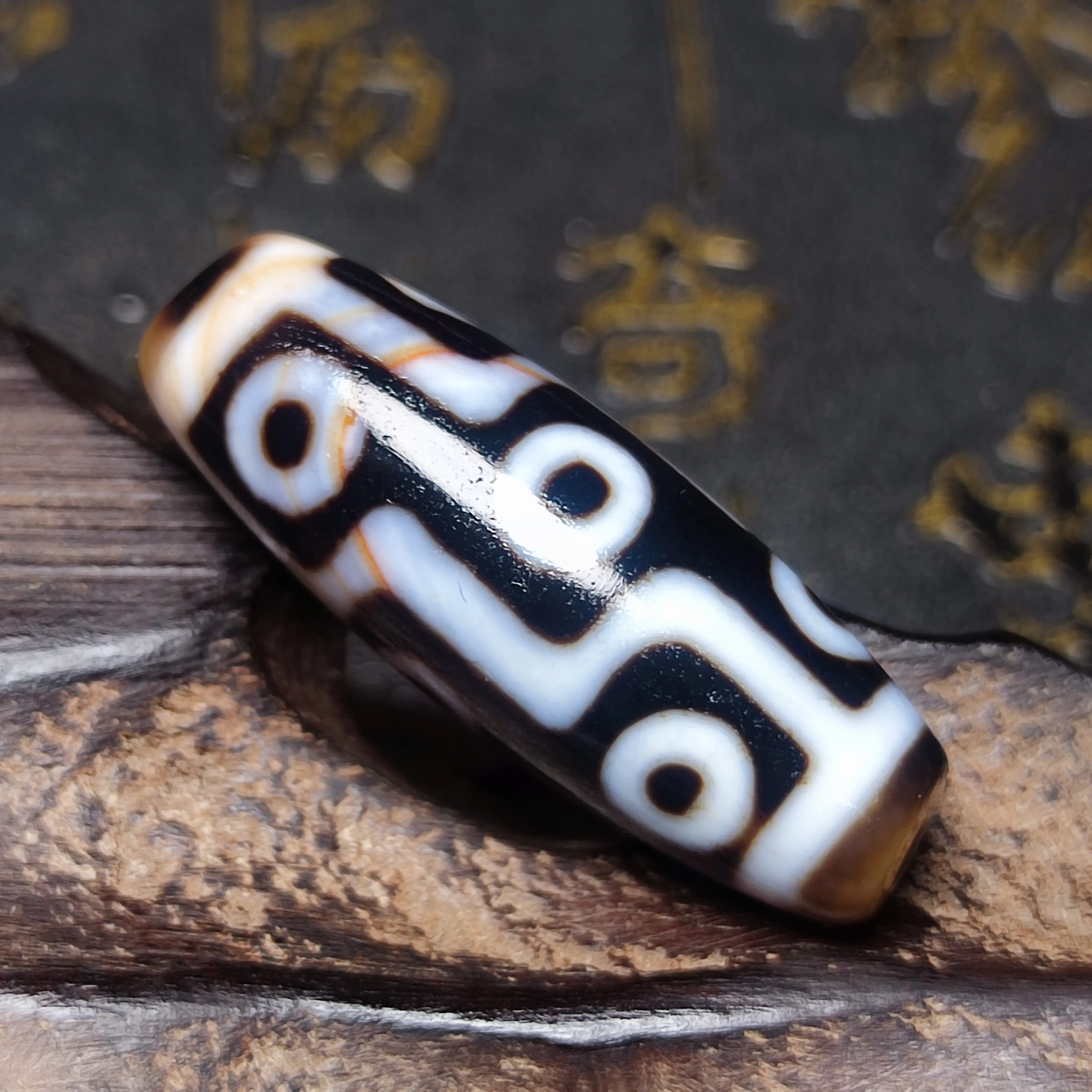 

Tibet Black/White 9 Eyes Totem 12*37mm Old Weathered With Cinnabar Agate Dzi Beads For Men&Women Jewelry DIY Free Shipping