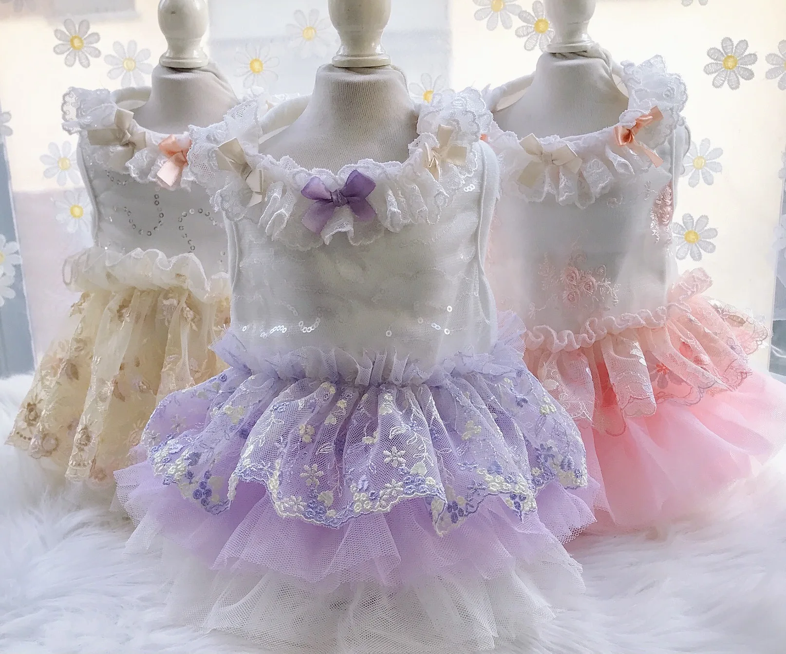 

Осенне-зимнее новое украшение с бантом, модный ошейник с вышивкой, кружевной женский костюм для собак, платья-пачки для домашних животных