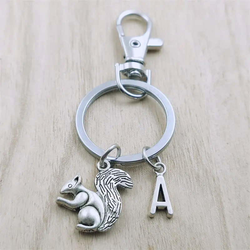 

Squirrel Cute Keyring Letter Car Key Chain Ring Lobster Clasp Initial Charm Women Jewelry Accessories Pendants Metal