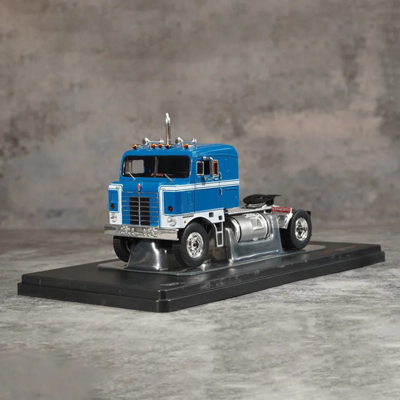 

Модель автомобиля из сплава тягача IXO 1:43 Масштаб 1950