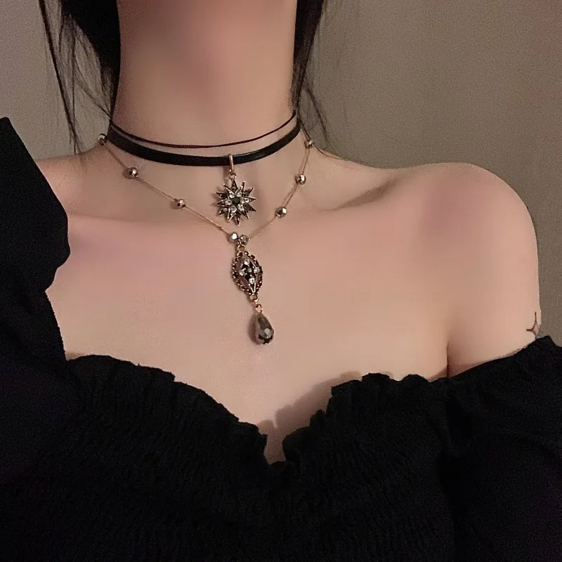 

Classic Jewelry Delicate Vintage Gothic Style Necklaces for Women Exquisite Charm Jewellery Trendy Cubic Zirconia Necklace