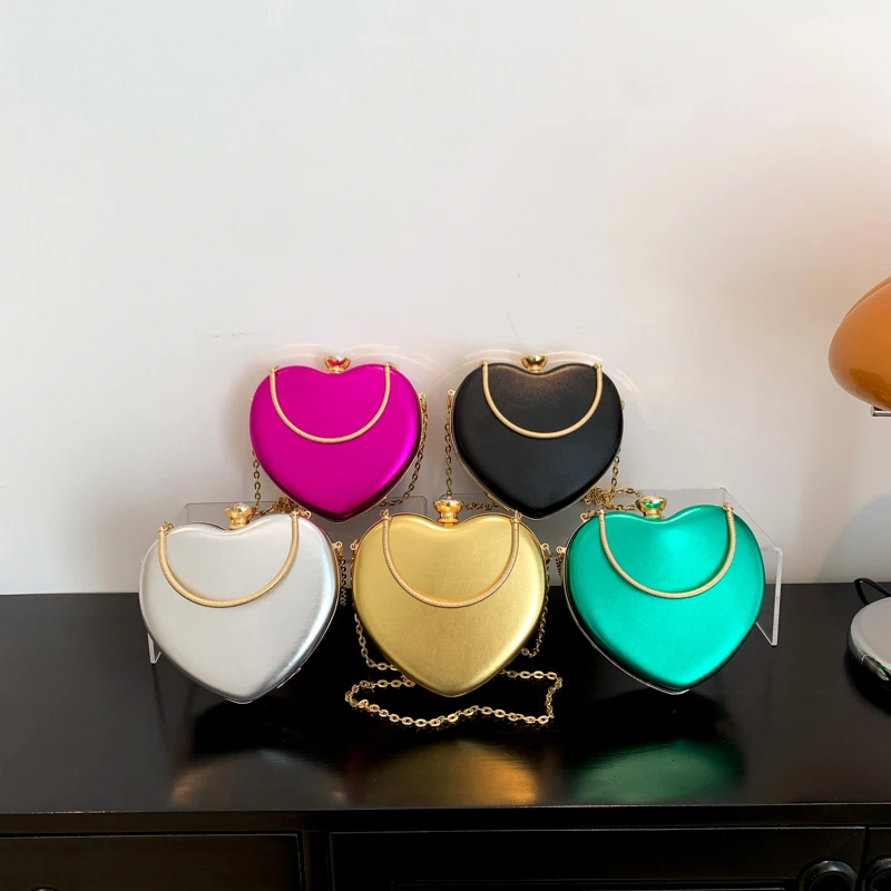 High Quality Women's Shoulder Bag 2023 Trend Fashion Patent Leather Handbag Chain Sweet Candy Colors Small Cute Heart Bag Ladies
