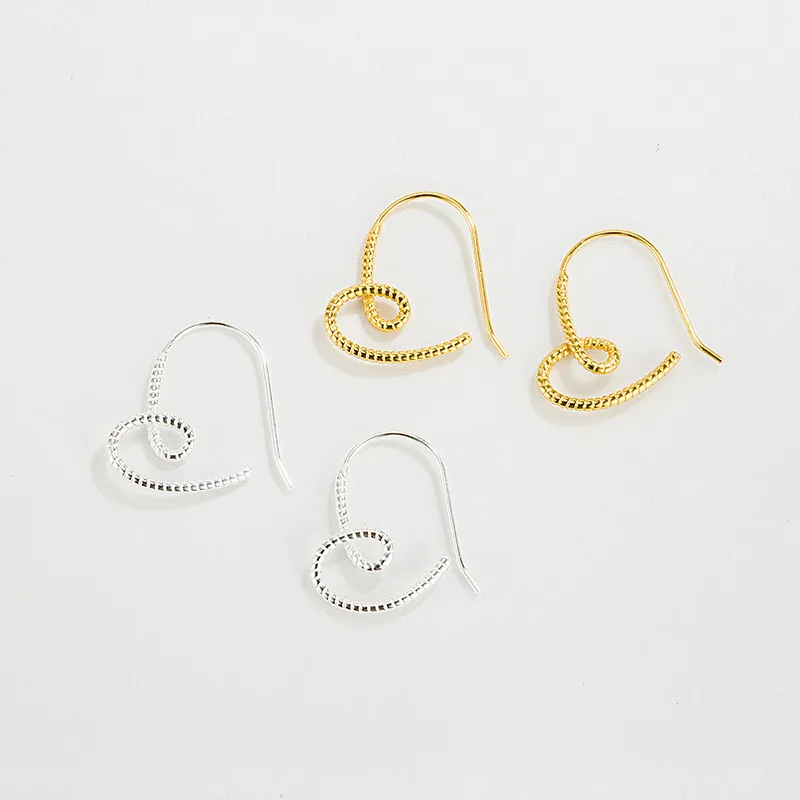 Серьги женские из серебра 925 пробы в виде сердца