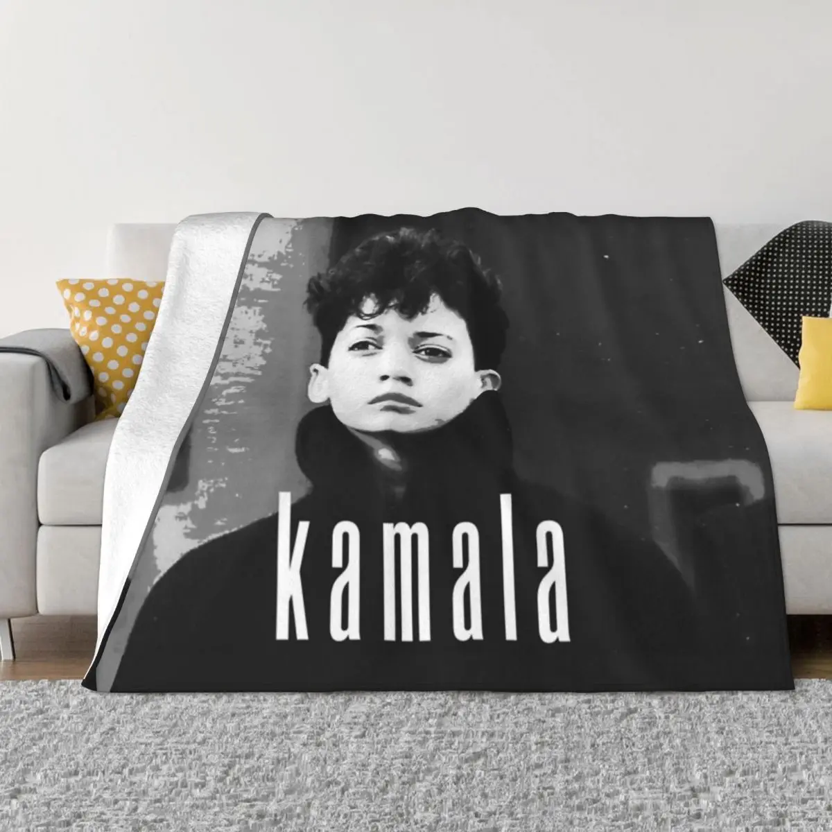 Универсальная фотография Kamala Garcia (2) на четыре сезона может быть представлена в