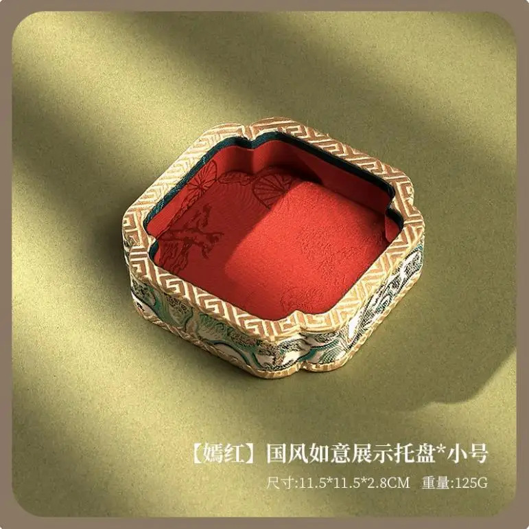 Подставка для украшений в дворцовом стиле