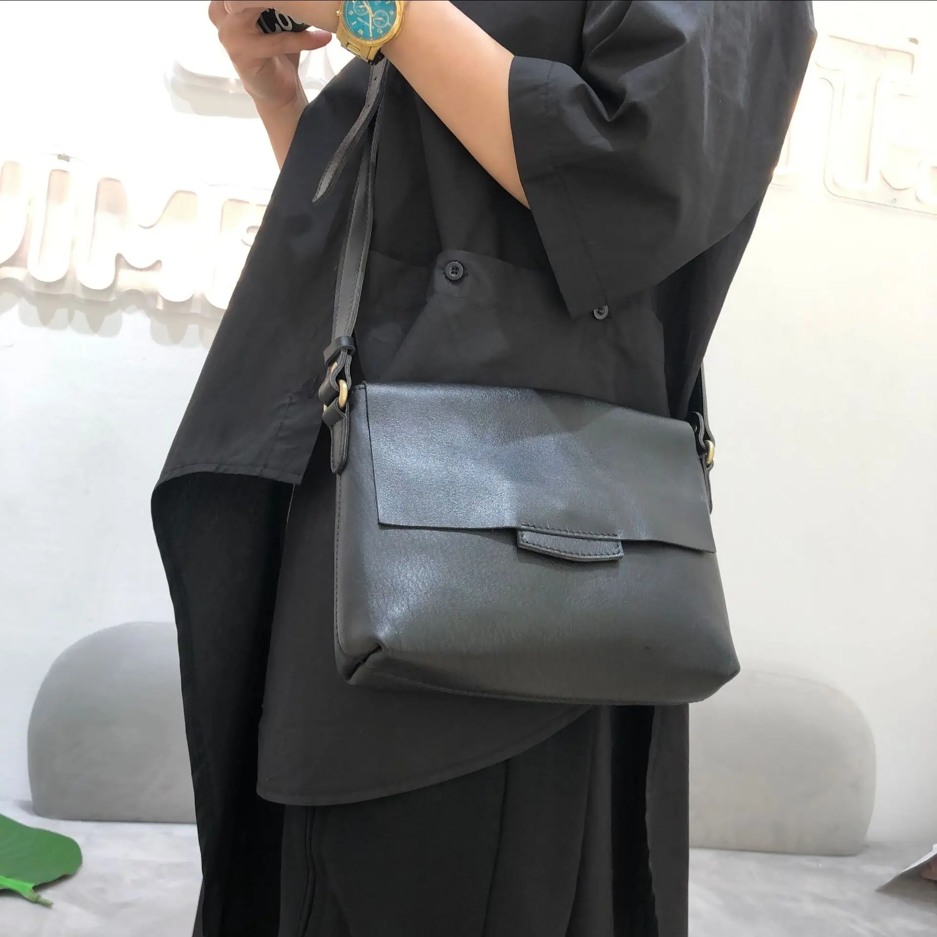 

Horizontal Square Women's Cross-body Bag High Quality Cowhide Flap Shoulder Bag Simple Casual Fashion Versatile Women's Bag 2023