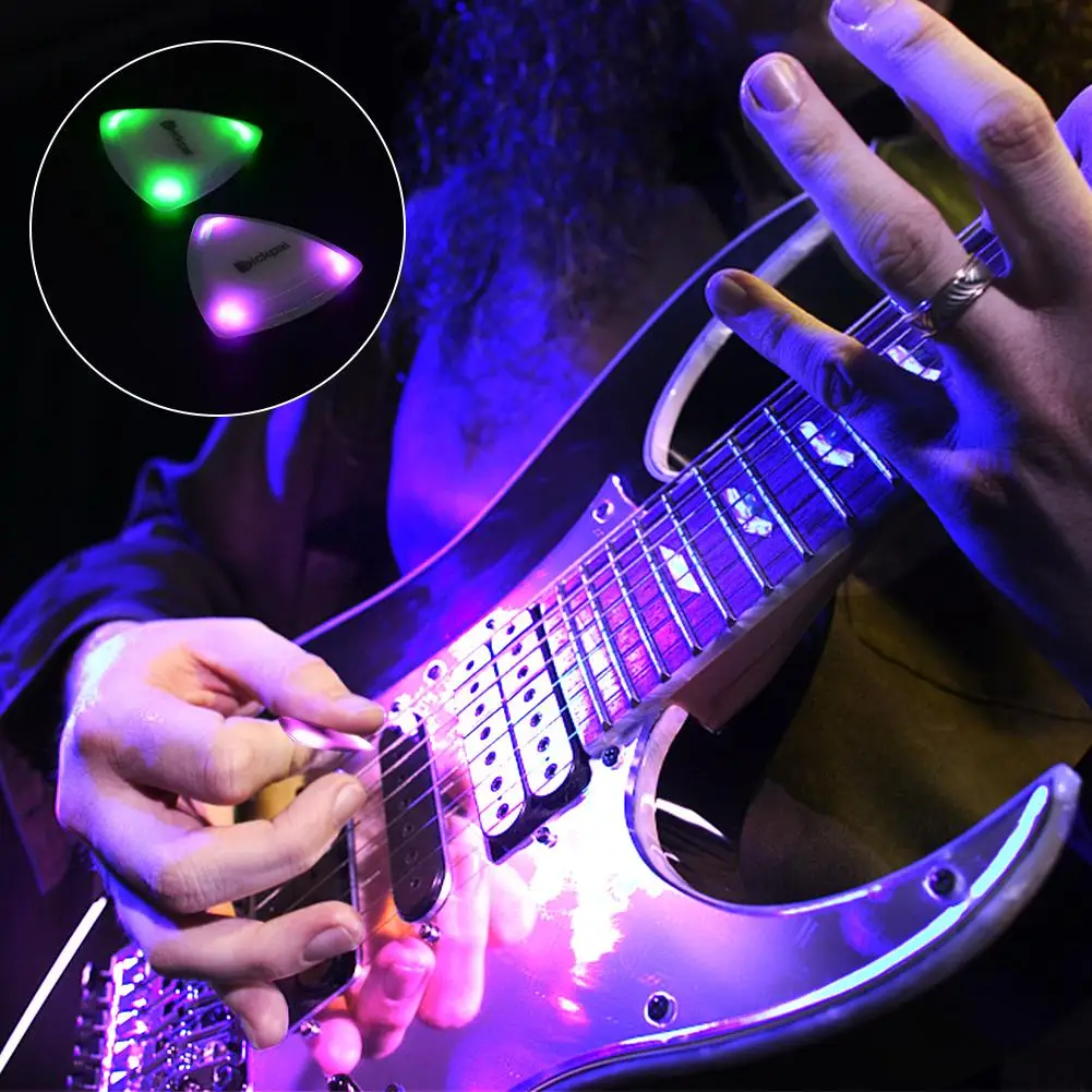 

1/2pcs Guitar Picks Medium Picks Plastic With High-sensitivity LED Light Plectrum For Bass Electric Guitar Accessories Guit Y0D5