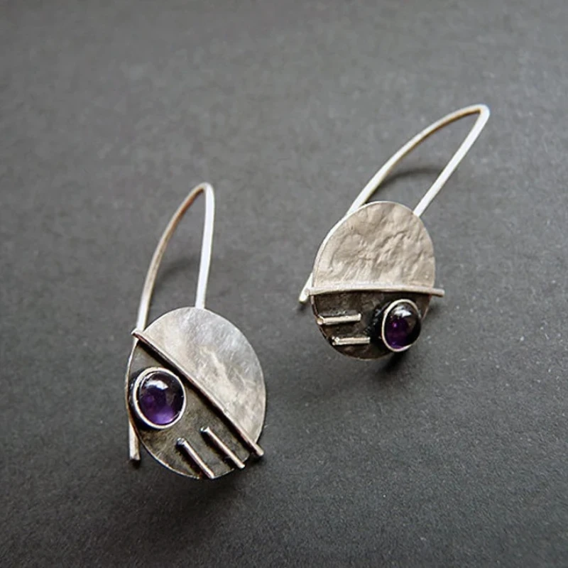 

Винтажные геометрические круглые серьги с ушным крючком и фиолетовыми драгоценными камнями