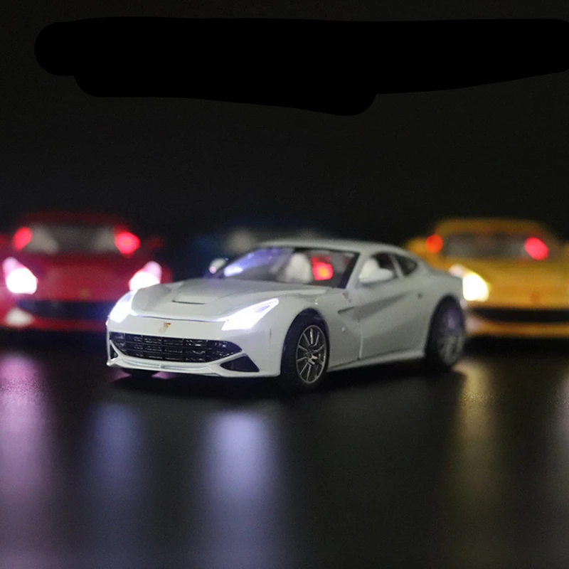 Модель спортивного автомобиля 1:32 F12 Berlinetta из сплава Литые металлические