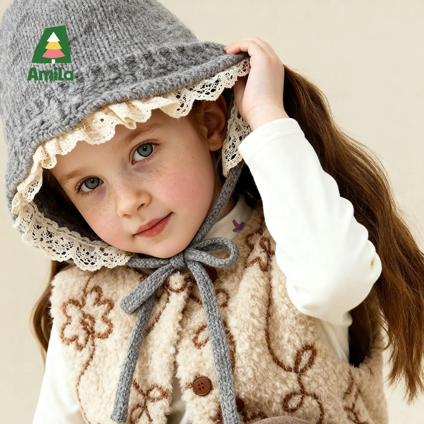 Фото Детская зимняя вязаная кружевная шапка Amila Kids для девочек, длительное тепло, ветрозащитная, регулируемая эластичность, изысканная сладость №2