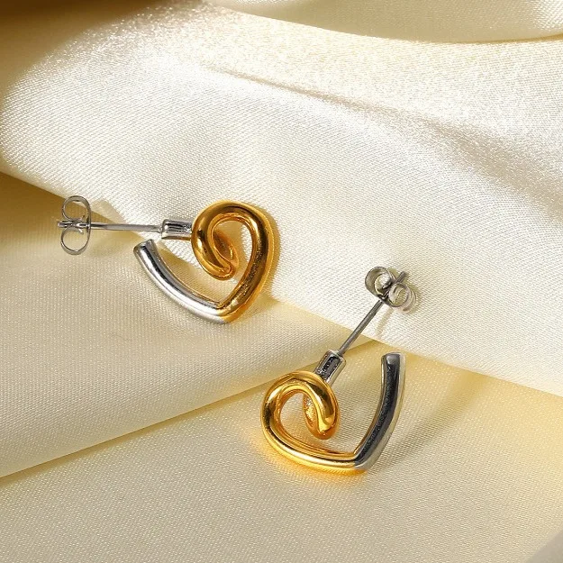 Женские серьги-гвоздики золотистого цвета 2