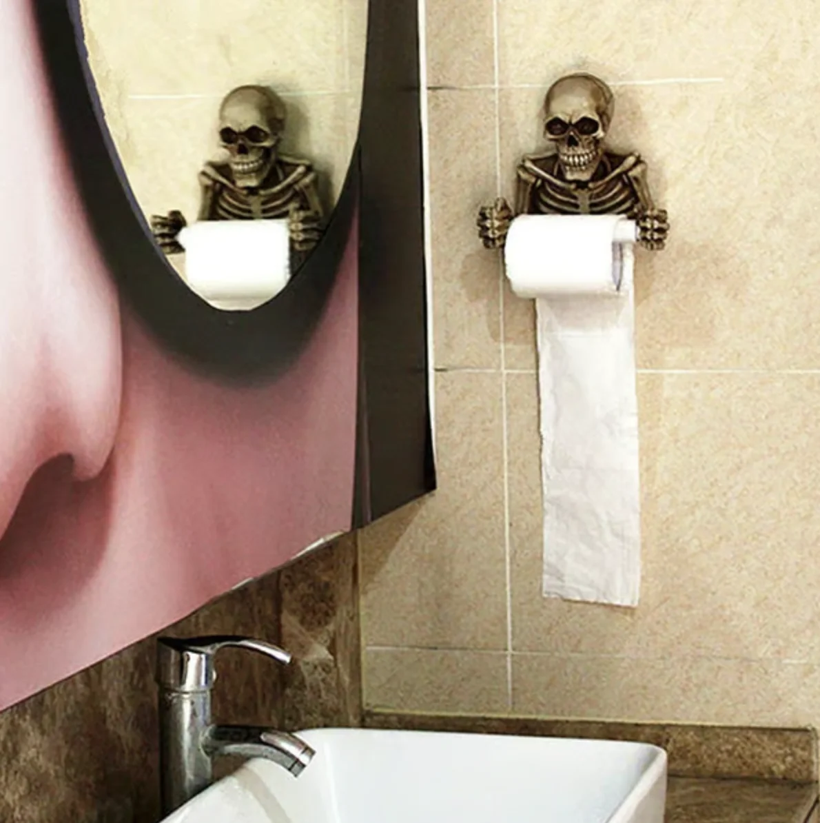 

Bathroom Halloween Home Wall Hanging Party Skeleton Skulls Roll Resin Pendant Toilet Paper Holder Scary Props Decorations Horror