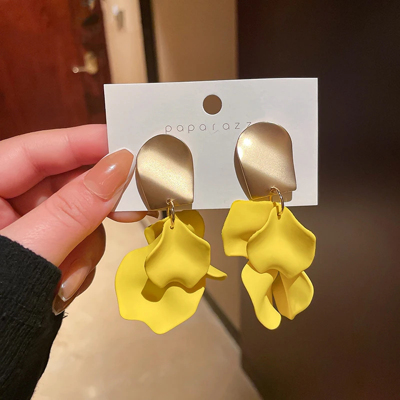 

New Niche Design Advanced Yellow Flower Petal Stud Earrings For Women Korean Fashion Earring Daily Birthday Party Jewelry Gifts
