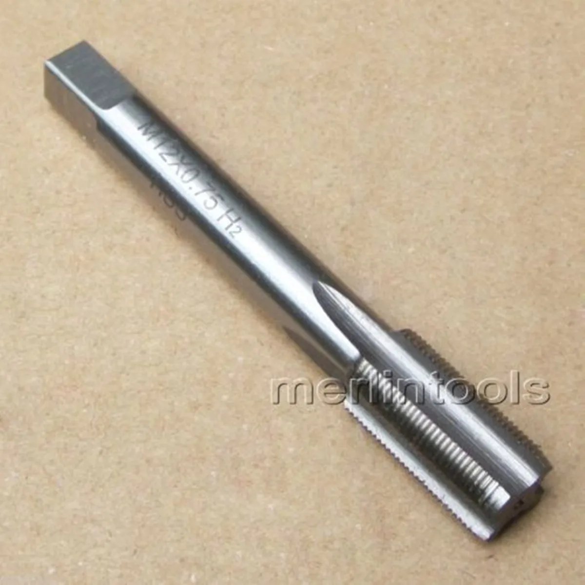 M26 x 0 75 1 25 5 2 3 Метрический метчик из быстрорежущей стали Правосторонний