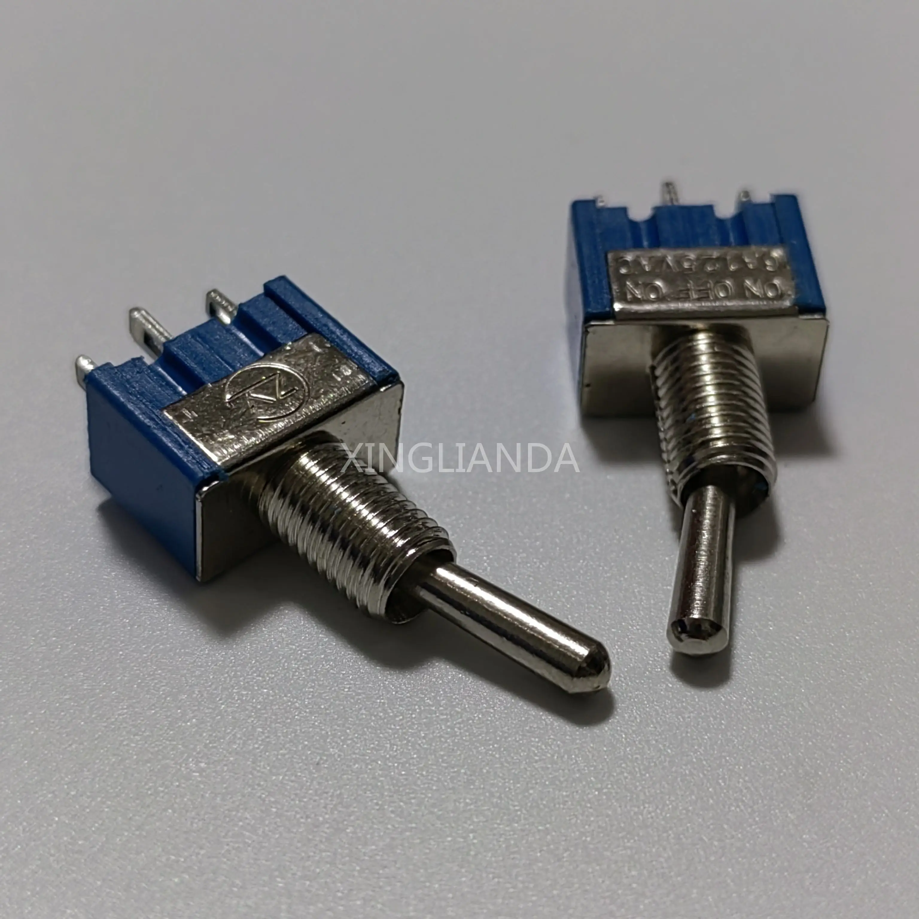 10 шт. переключатель ВКЛ./ВЫКЛ. 3 контакта фиксация в трех положениях MTS-103 125VAC/6A 250V/3A