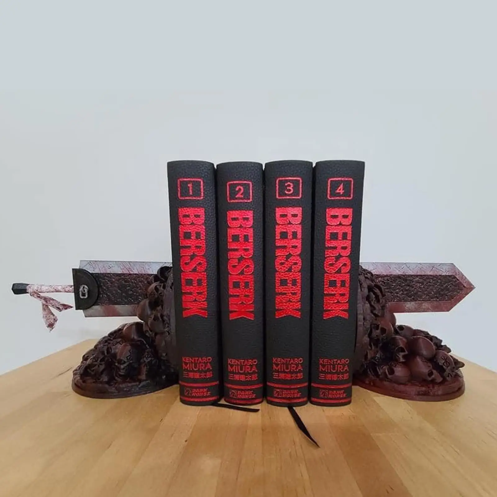 

Berserk Bookends Furious Bookends Dragon Slayer Resin Decorative Desktop Artwork Study Home Decora Craft Bookshelf Ornament G0s0