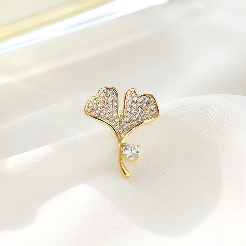 

Высококачественная Персонализированная и изысканная брошь в виде листьев гинкго для модных женщин ювелирные изделия LBR026