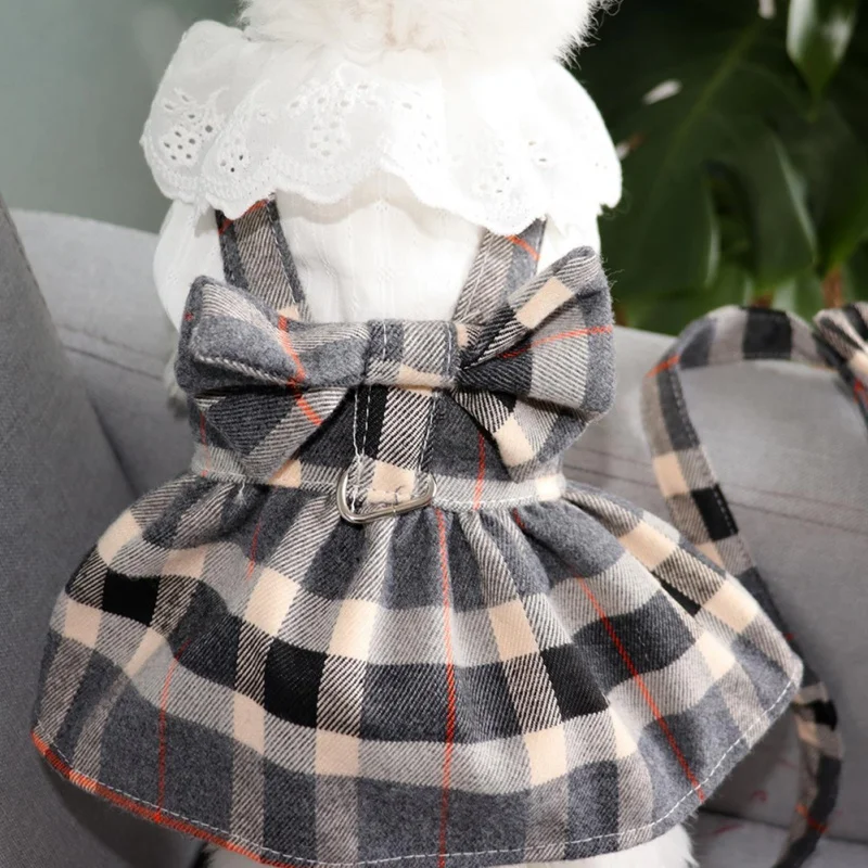 

Cute Bowknot Dog Dress Dog Plaid Skirt With Leash Summer Princess Style Pet Clothes For Small Dogs Pet Puppy Cat Costumes