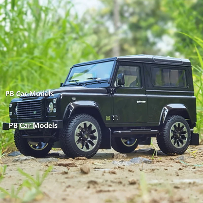 

LCD1:18 LandRover Defender D90 Works V8 70-е юбилейное издание, украшение из сплава для модели автомобиля