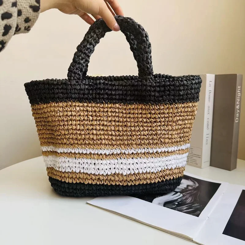 

Stylish Striped Straw Tote Bag - Perfect for a Bohemian Summer Look!