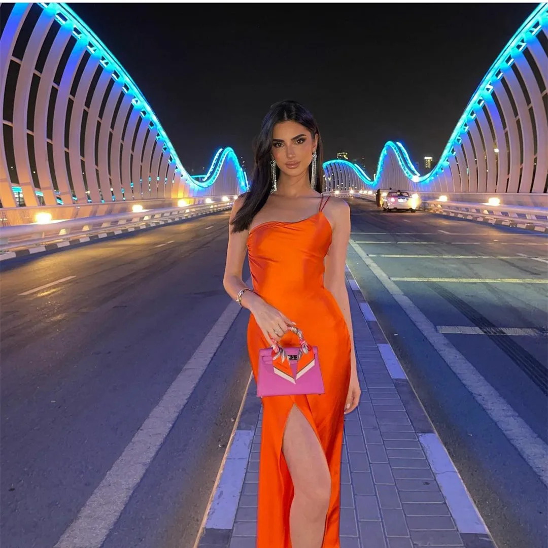 

Платье женское вечернее атласное с разрезом, мягкое оранжевое блестящее платье-футляр на бретелях-спагетти, длиной в Пол, для выпускного вечера