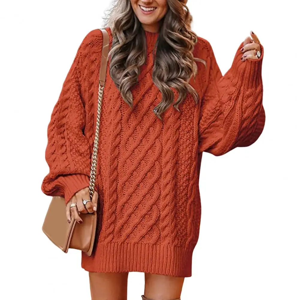 

Женское трикотажное платье-свитер с круглым вырезом