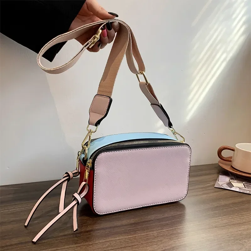 

Однотонные женские кожаные маленькие квадратные сумки в стиле ретро, новинка, контрастная модная женская сумка через плечо для камеры 2023 цветов