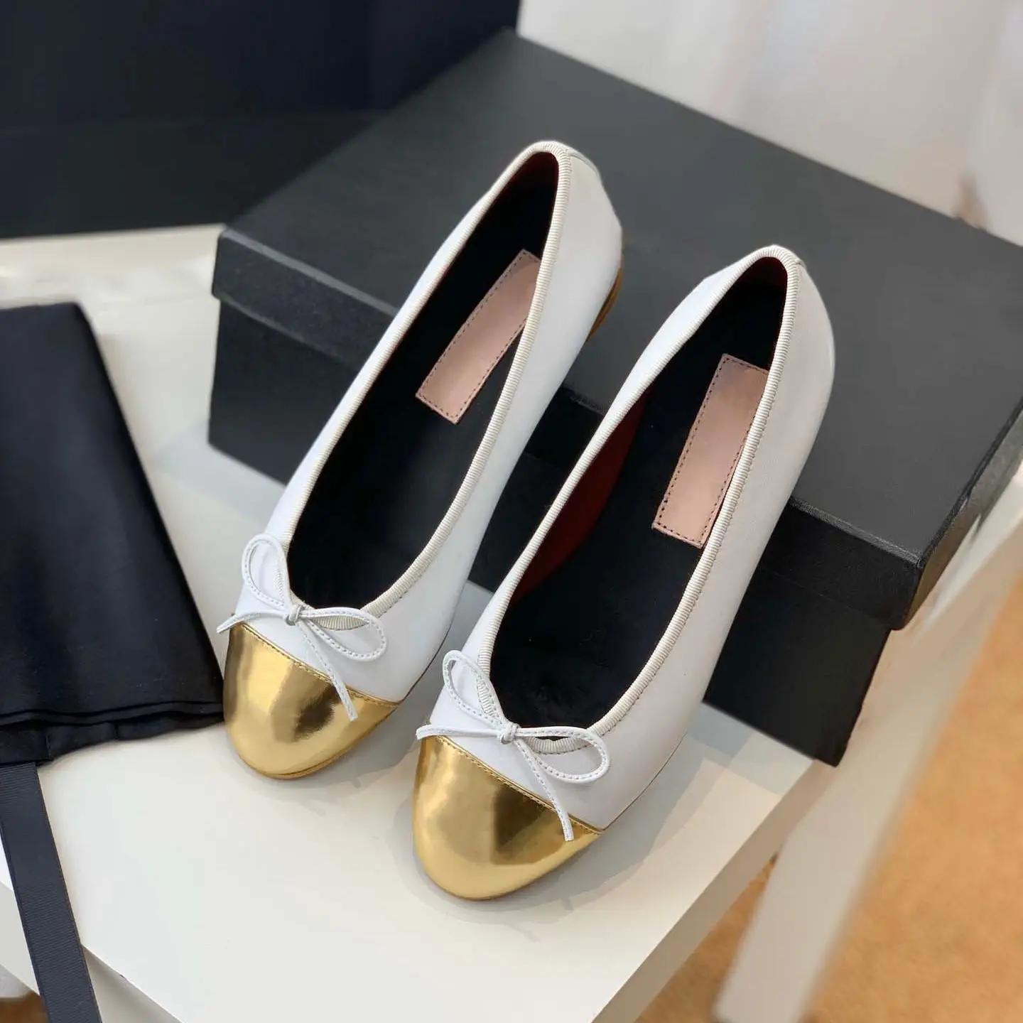 

Женская кожаная обувь, Весенняя разноцветная офисная деловая обувь на плоской подошве, повседневная обувь для отдыха, женская обувь с банто...