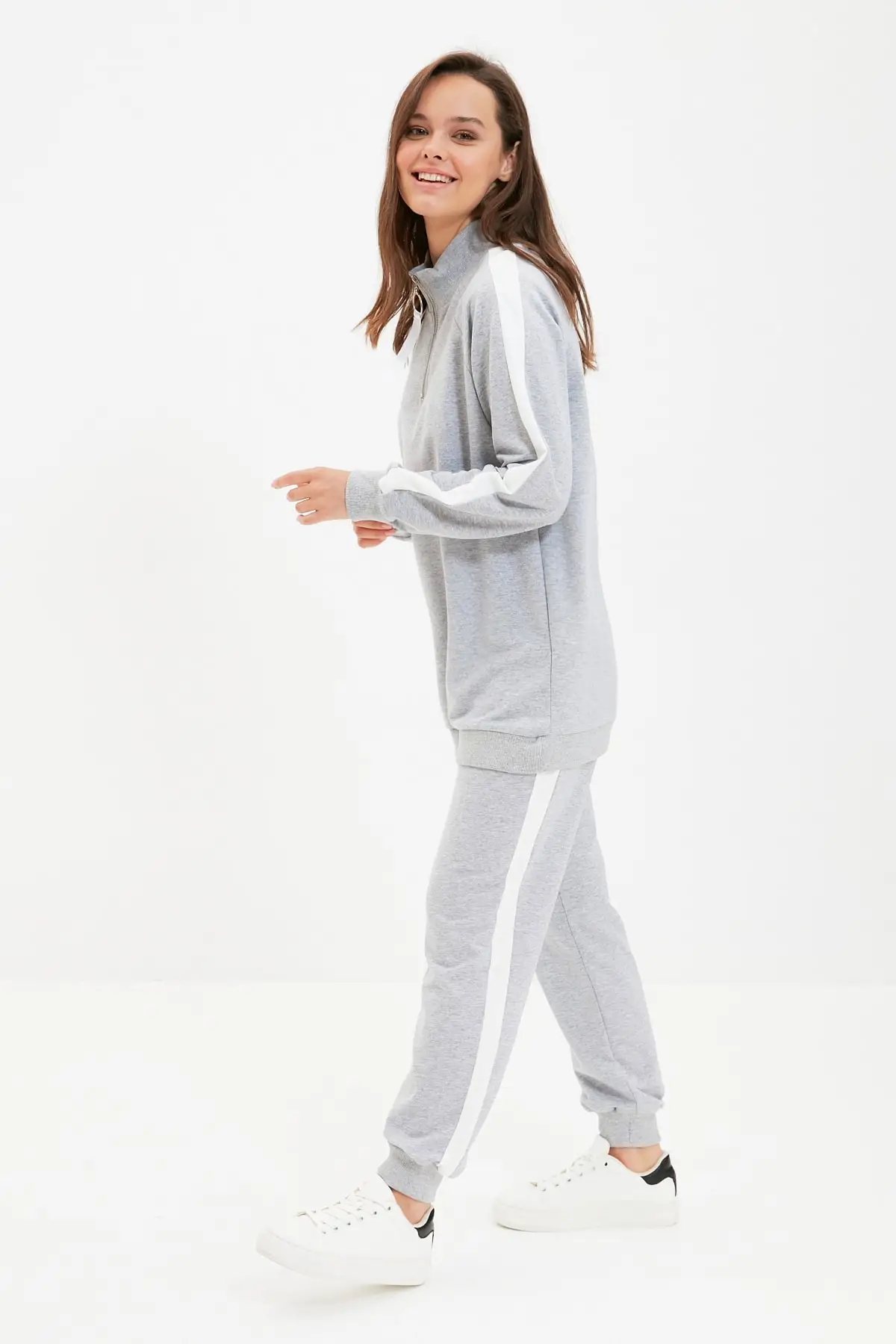 

Trendyol Zipper Sheer Neckline Ribbon Detail Knit Bottom-Top Suit TCTAW22US0057