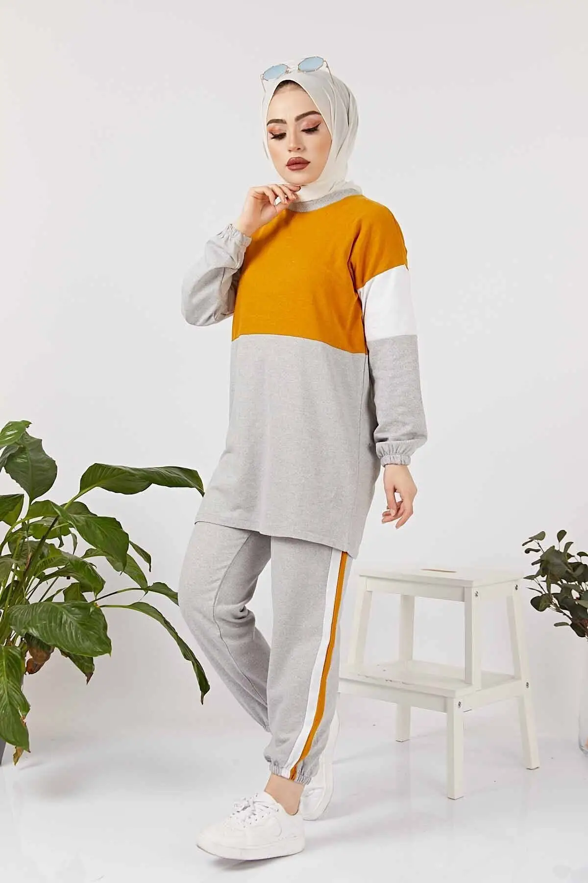 

Sports Hijab is 327-038 thousand mustard topped 120 M00600067038 Women's Islamic Team 2021