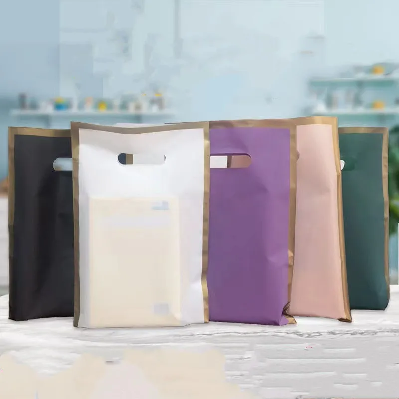 

50pcs Phnom Penh Frosted Plastic Bag Blank Flat Clothes Shopping Bags Wedding Gift Packaging Bag With Handle