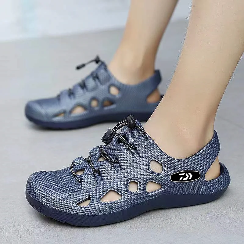 2023 Men Daiwa Fishing Sandals Outdoor Breathable Wading Summer Shoes Non-slip Wear-resistant Shoes Beach Slipper Fishing Shoes