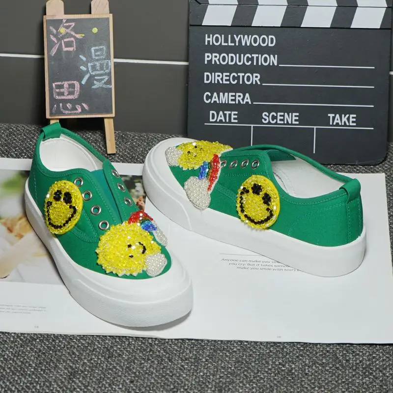 

Heavy industry rhinestone rainbow smiley pattern low-top flat canvas shoes lazy casual walking shoes 35-40