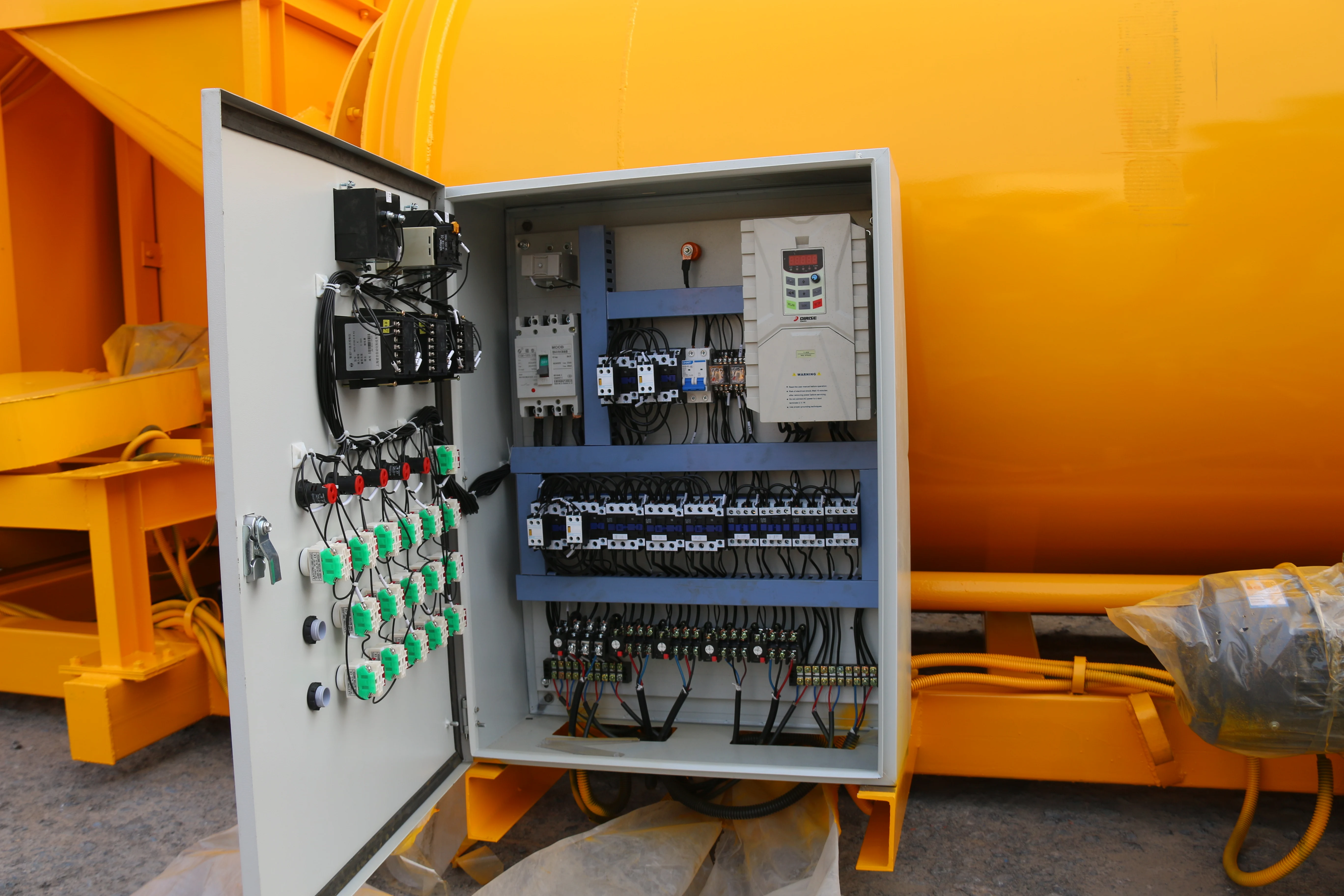 Рисунок 4 - Небольшой мобильный популярный асфальтовый смеситель