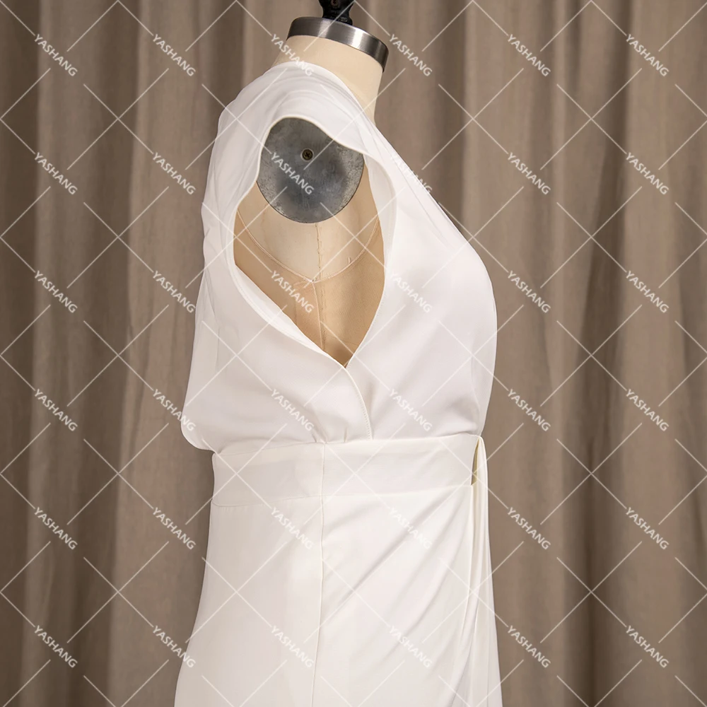 Платье свадебное атласное длиной до середины икры с V-образным вырезом - купить по