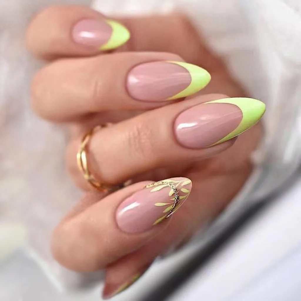 

24Pcs Simple Almond Fake Nails with Green Leaves Design Elliptic Acrylic False Nails Wearable French Press on Nail Manicure Tips