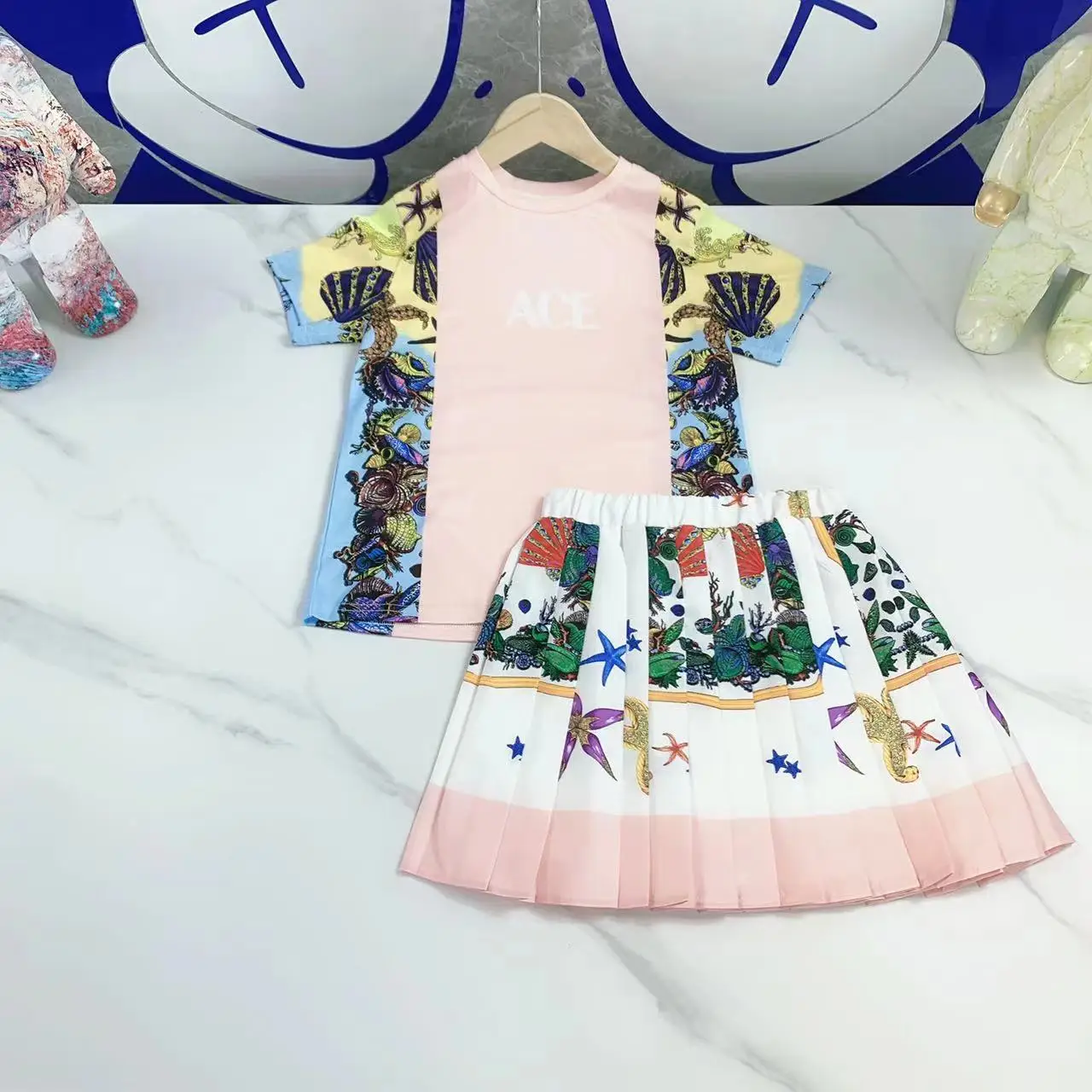 

Luxury Brand Designer Kids Clothes Girls Summer Clothes Outfits 2022 Children Sets Letter Print T-Shirt Fashion Skirt 2Pcs Suit