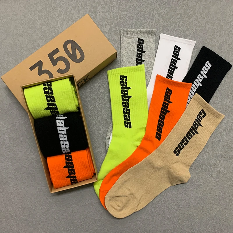 3 Pairs/Box Fashion Streetwear Trend Long Socks Cotton Harajuku Kanye West Letter Basketball Hip Hop Gifts for Men Women Socks