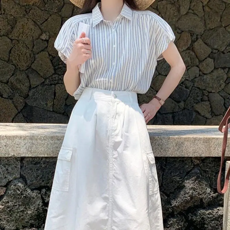 

Повседневная Женская рубашка с отложным воротником и вертикальной полосой, летний свободный облегающий топ с коротким рукавом, модная женс...