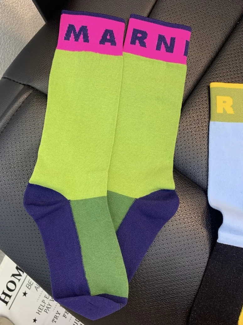 In the spring/summer 2023 female thin cotton socks color calf socks