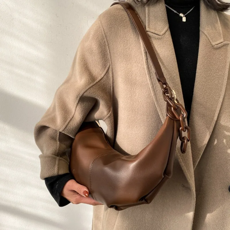 

Женские сумки из мягкой кожи, высококачественные винтажные сумки через плечо, однотонные сумки на плечо с цепочками, женская классическая с...