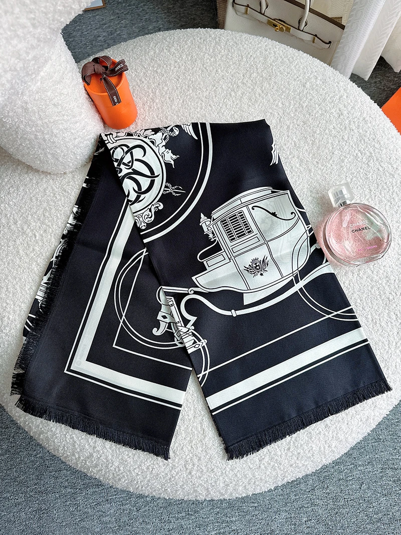 Рисунок 6 - Женский шёлковый шарф-шаль