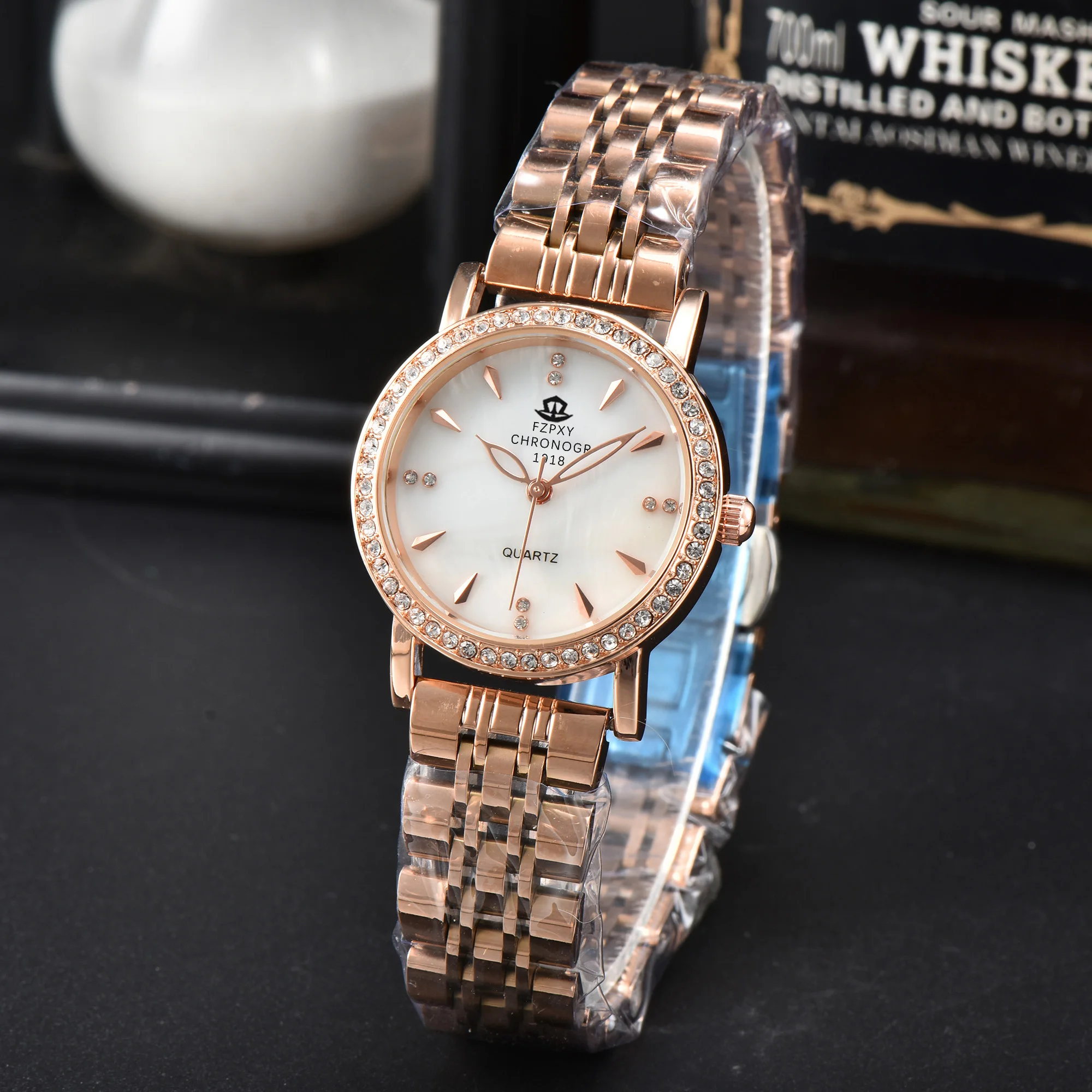 

Часы женские кварцевые с хронографом и датой