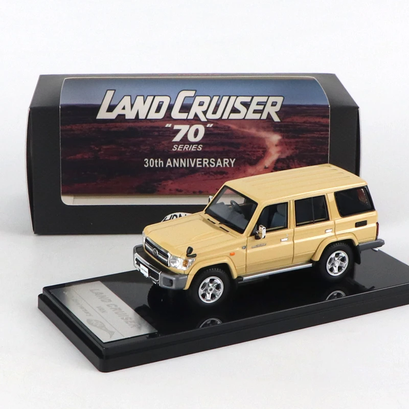 

Модель автомобиля статическая из полимерного металла, 1:43, HRN