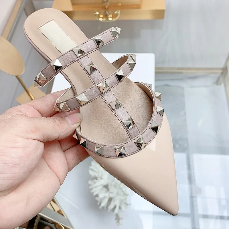 Flat Slippers Summer 2023 New Brand Rivet Women's Shoes Designer Sandals Casual Outdoor Leather Comfortable Concise Ladies Shoes