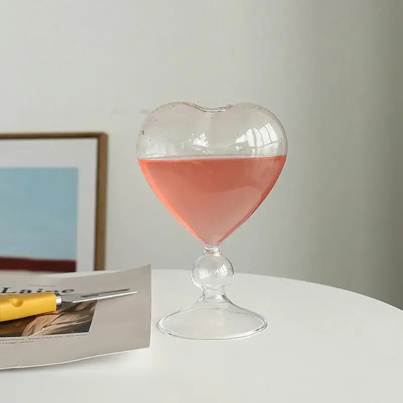 

Female Lovely Glass Cup South Koreas Ins-style Drinking Cup With Straw Water Cup Creative Home Decoration Heart-shaped Cup